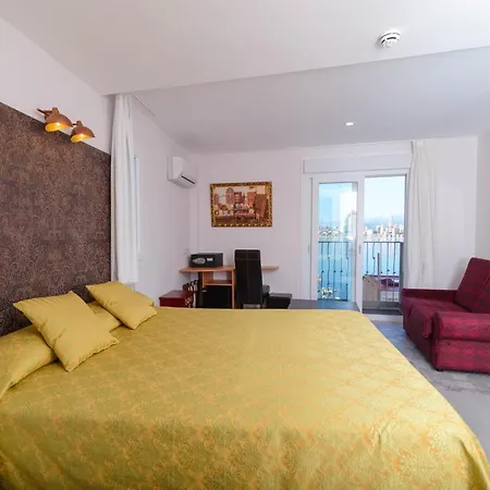 Clopy Mirador Del Castillo 3* Benidorm