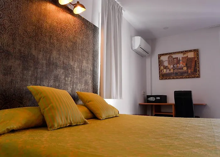 Clopy Mirador Del Castillo Hotel 3*